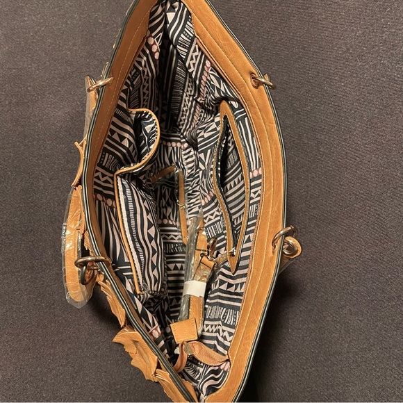 SOLD! New Boutique Vegan Leaf Layered Shopper/Handbag/Tote - Picture 5 of 7